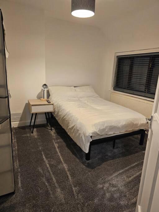 Quiet Family Home Tettenhall Экстерьер фото